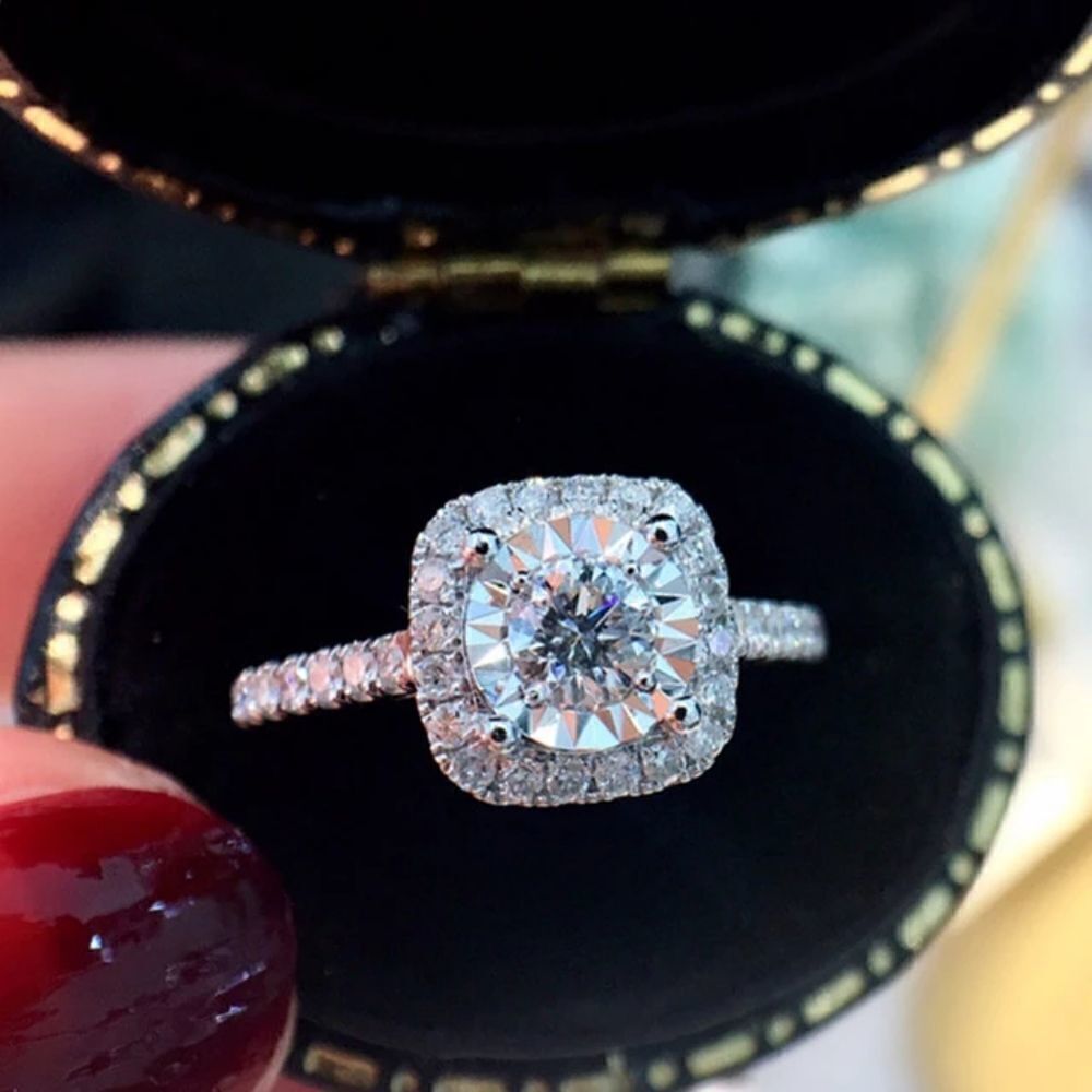 Square Round Stone Ring - Picture 3 of 4